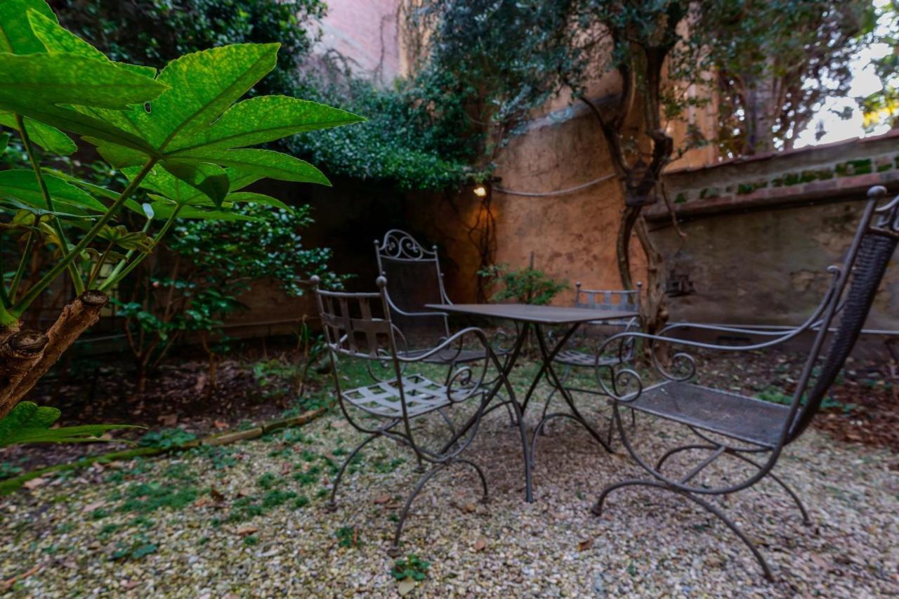 Suite Aldrovandi, With Private Garden Bologna Exterior photo